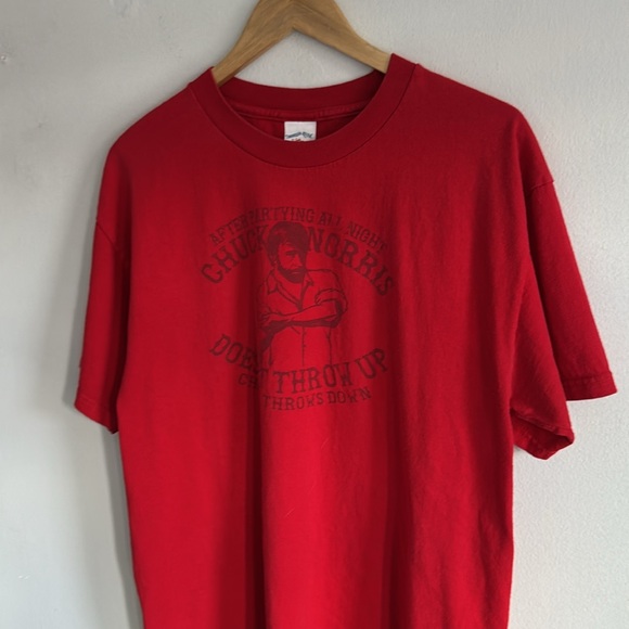 Vintage Chuck Norris T-Shirt / Chuck Norris Throws Down / Large - Picture 3 of 6
